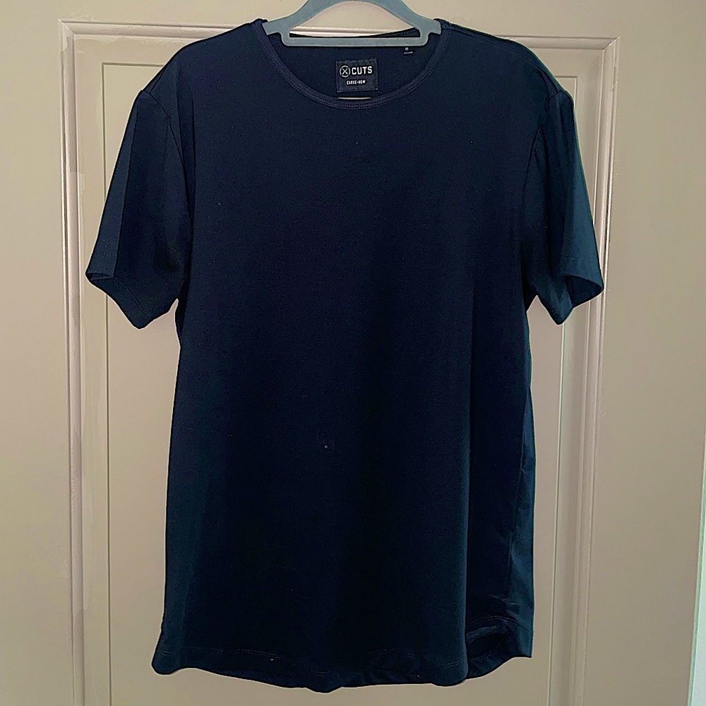 Cuts Curved Hem Tee (Size M)